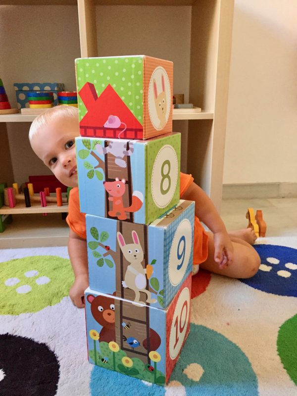 Giocattoli ispirati Montessori: i cubi GOULA - Montessori - La 